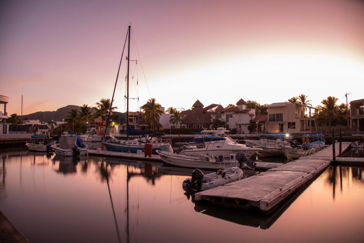 Cabo Blanco Hotel And Marina Barra de Navidad Εξωτερικό φωτογραφία