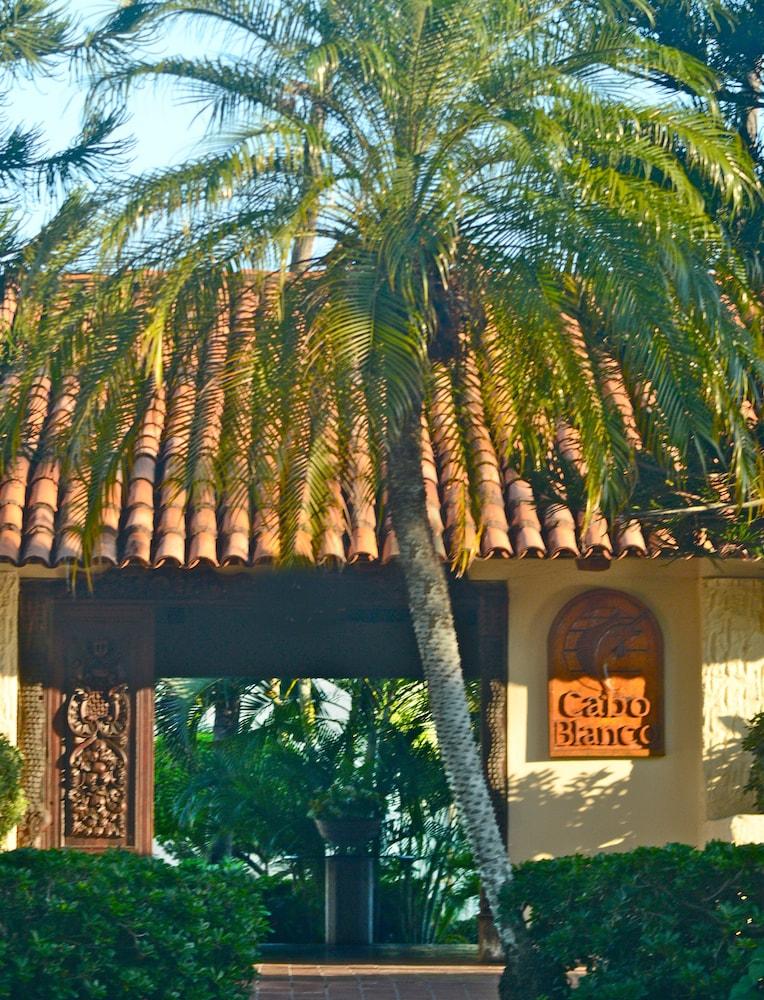 Cabo Blanco Hotel And Marina Barra de Navidad Εξωτερικό φωτογραφία